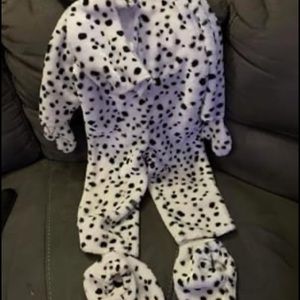 Toddler Dalmatian Halloween costume.